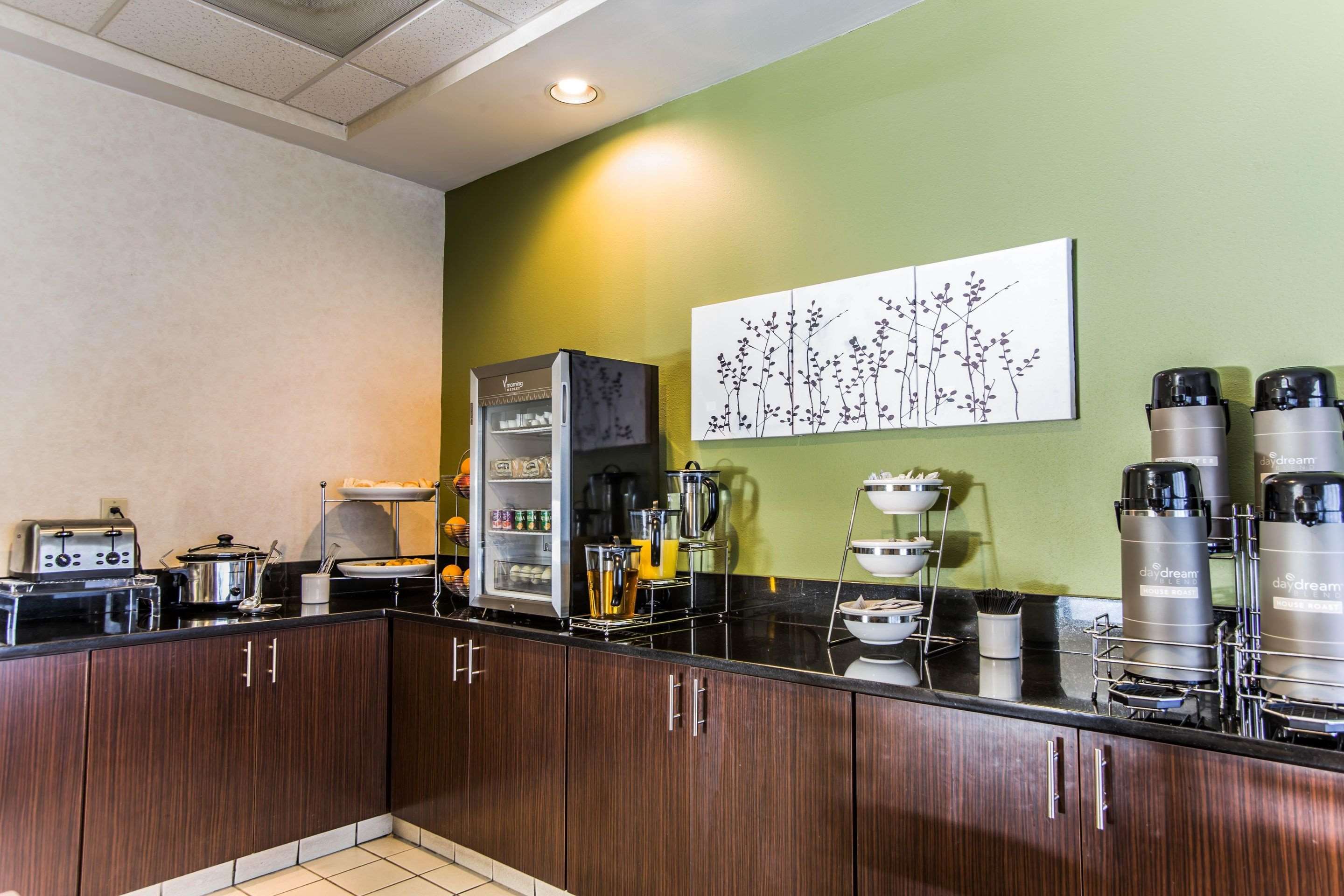 Breakfast counter | Sleep Inn Airport West Columbia