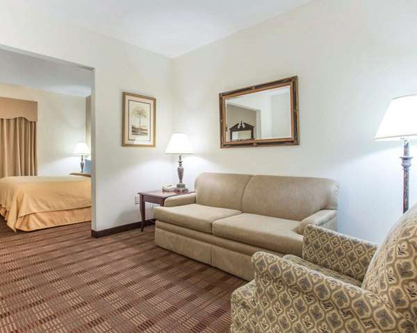  - Comfort Inn & Suites Patriots Point Mt Pleasant - I-26, Exit US 17N