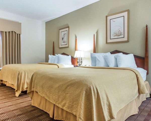  - Comfort Inn & Suites Patriots Point Mt Pleasant - I-26, Exit US 17N