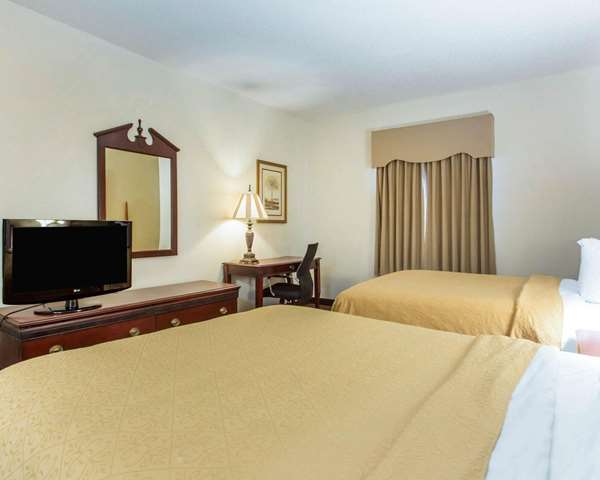  - Comfort Inn & Suites Patriots Point Mt Pleasant - I-26, Exit US 17N