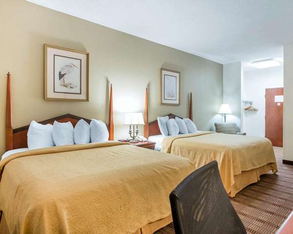  - Comfort Inn & Suites Patriots Point Mt Pleasant - I-26, Exit US 17N