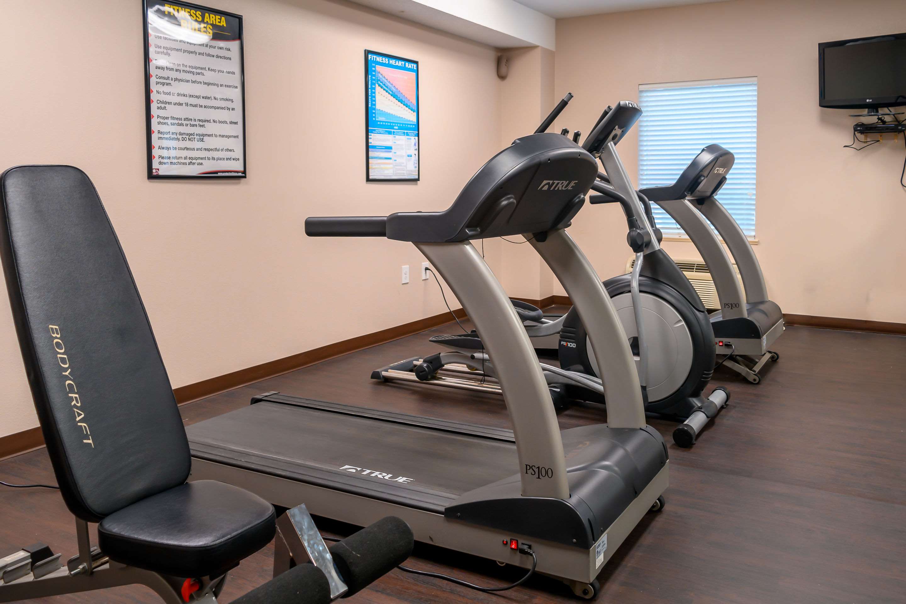 Exercise room | Comfort Inn & Suites Patriots Point