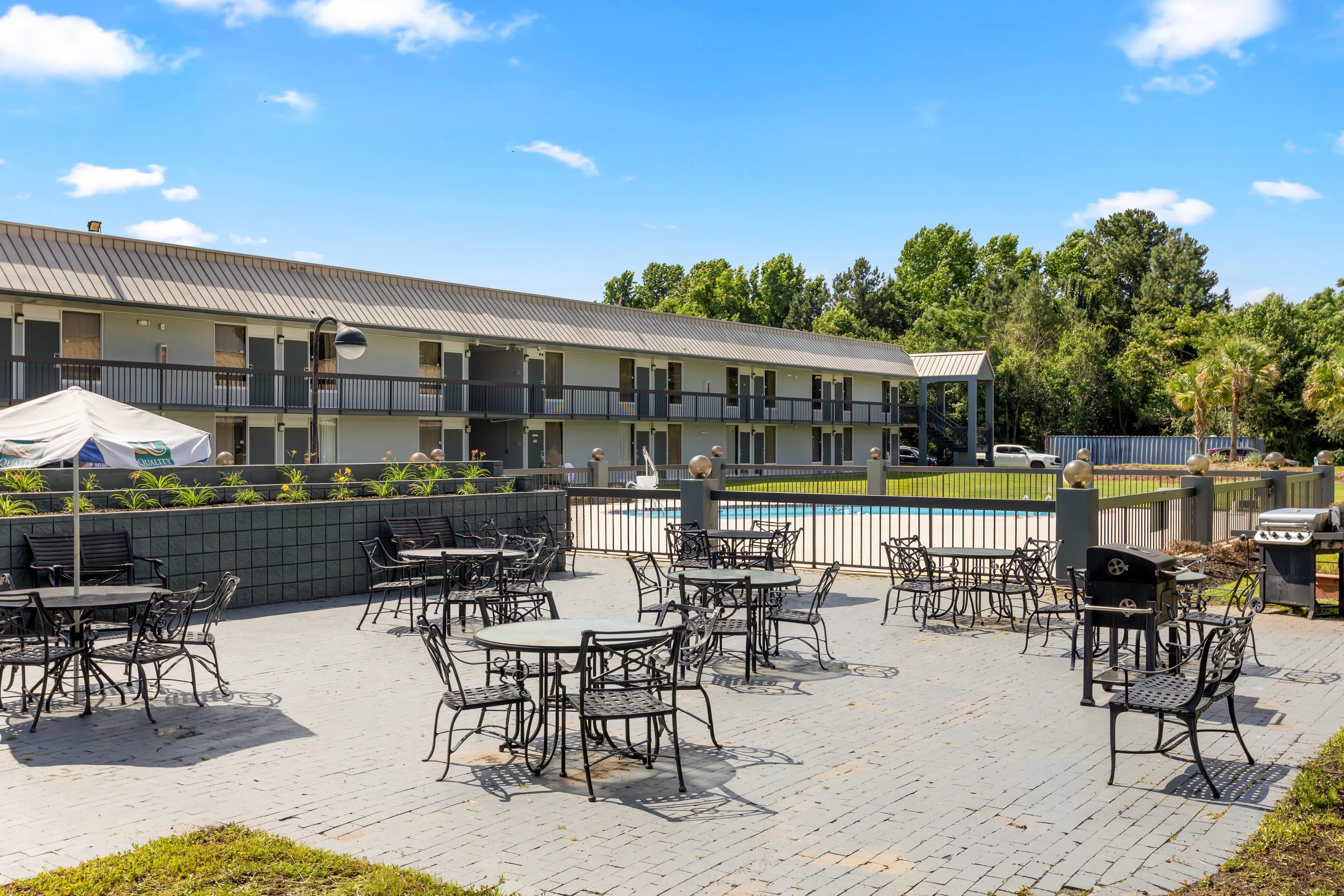 Barbecue area | Quality Inn Sumter