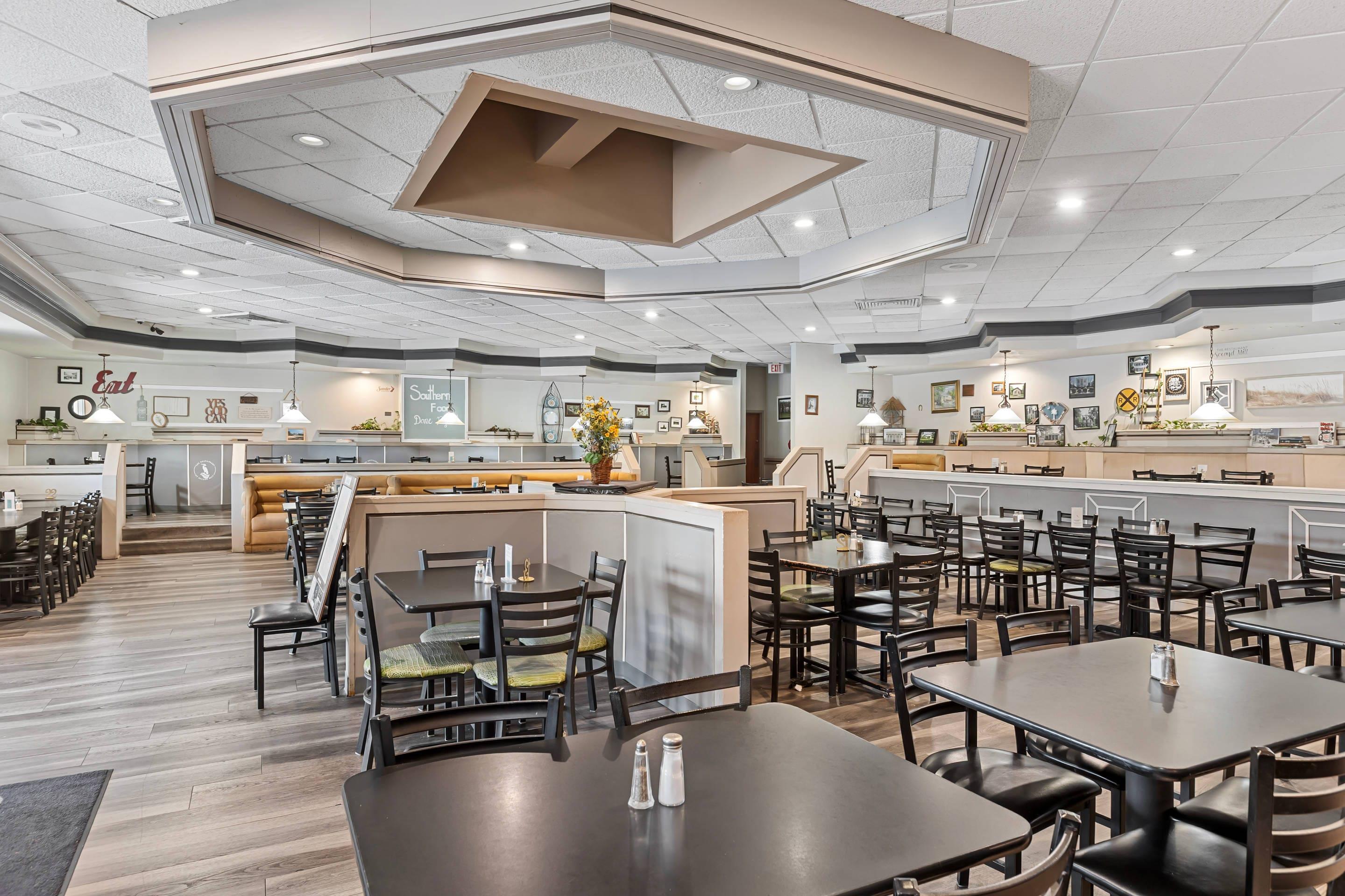 Breakfast area | Quality Inn Sumter
