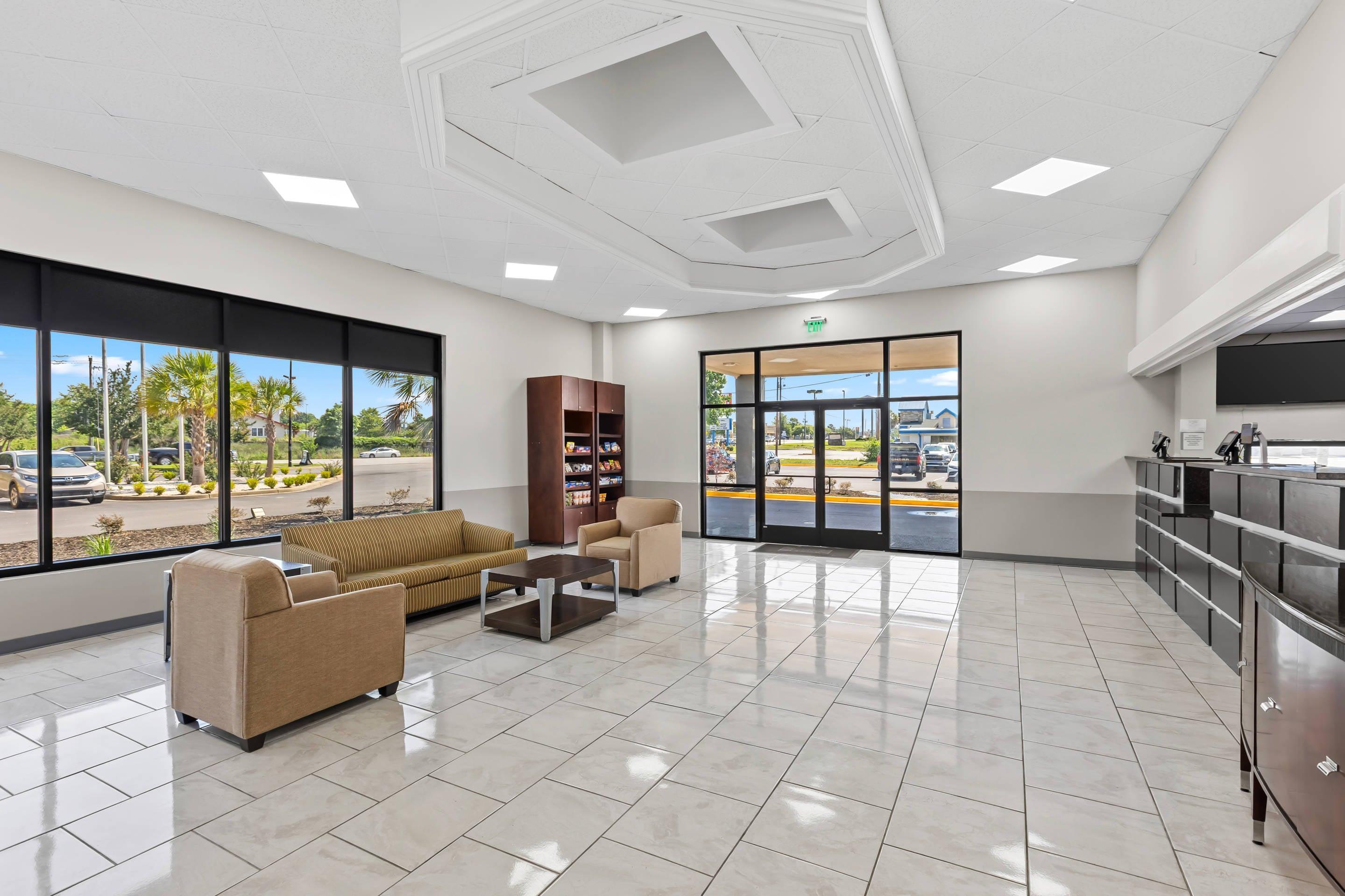 Lobby with sitting area | Quality Inn Sumter