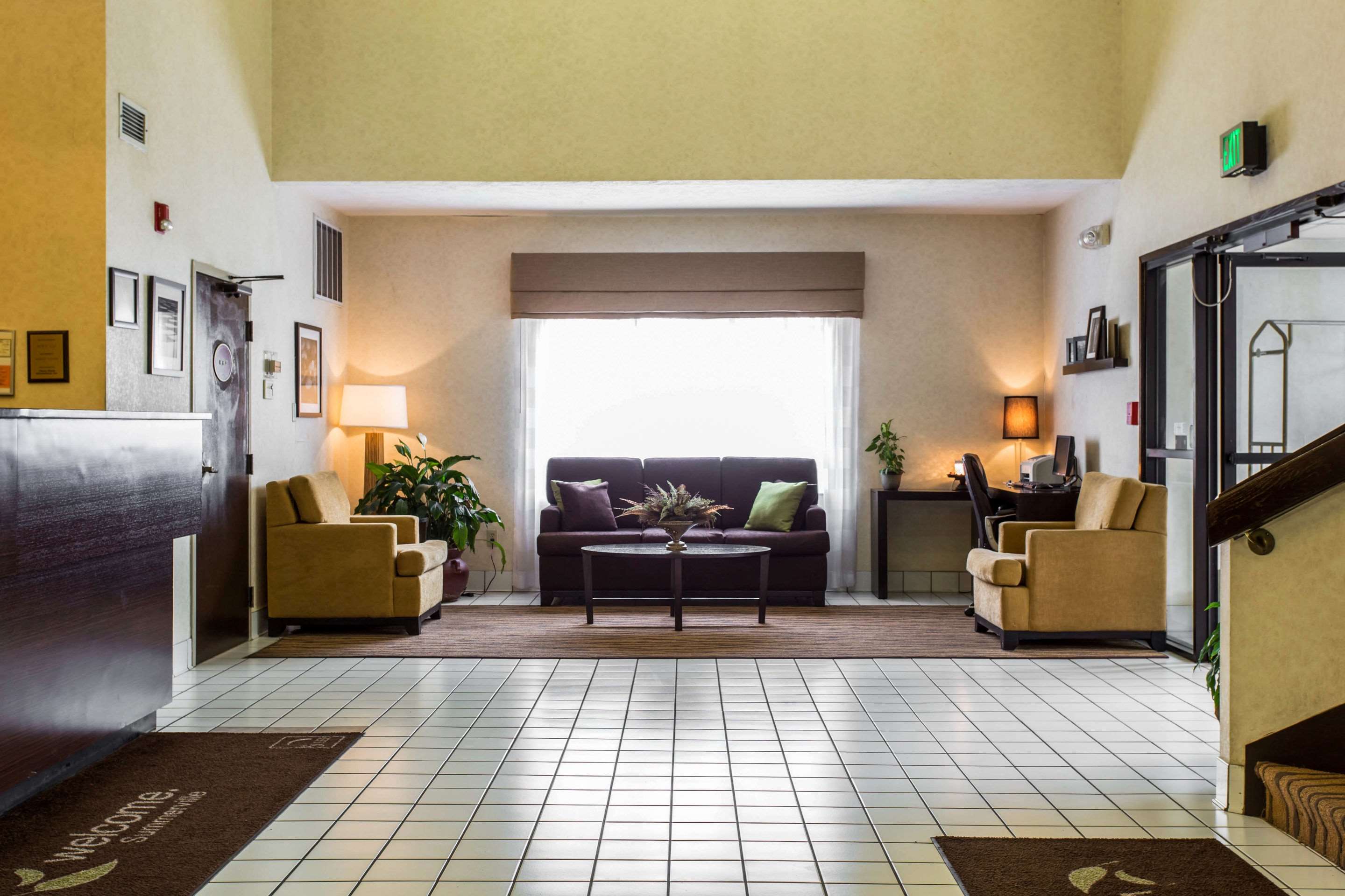 Lobby with sitting area