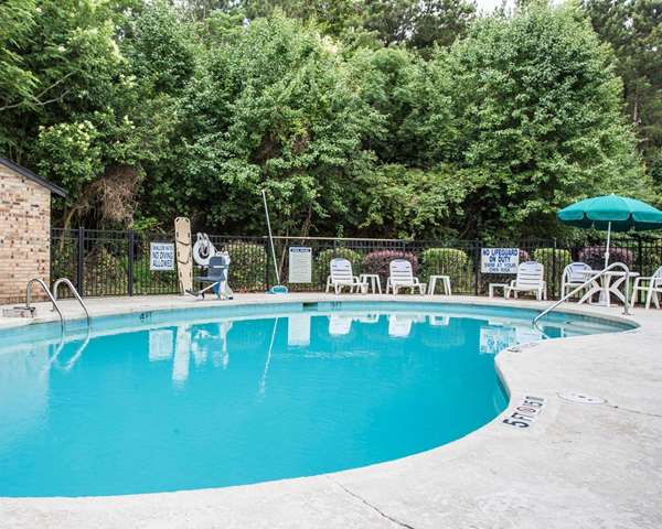 Pool - Quality Inn Manning - I-95, Exit 119
