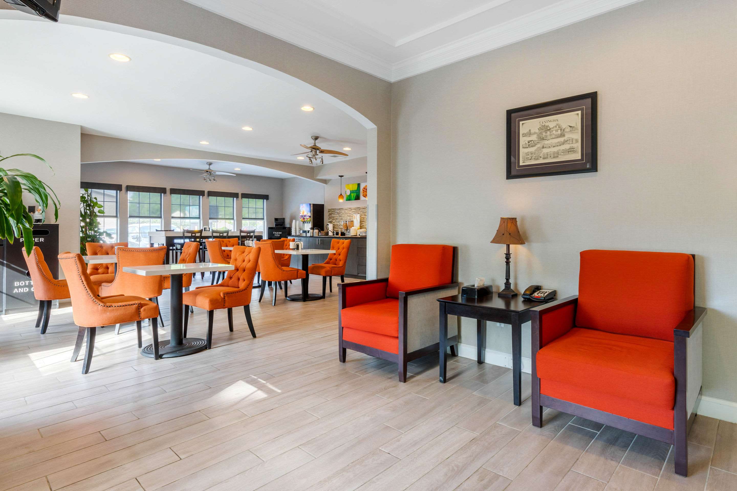 Hotel lobby | Quality Inn & Suites Lexington