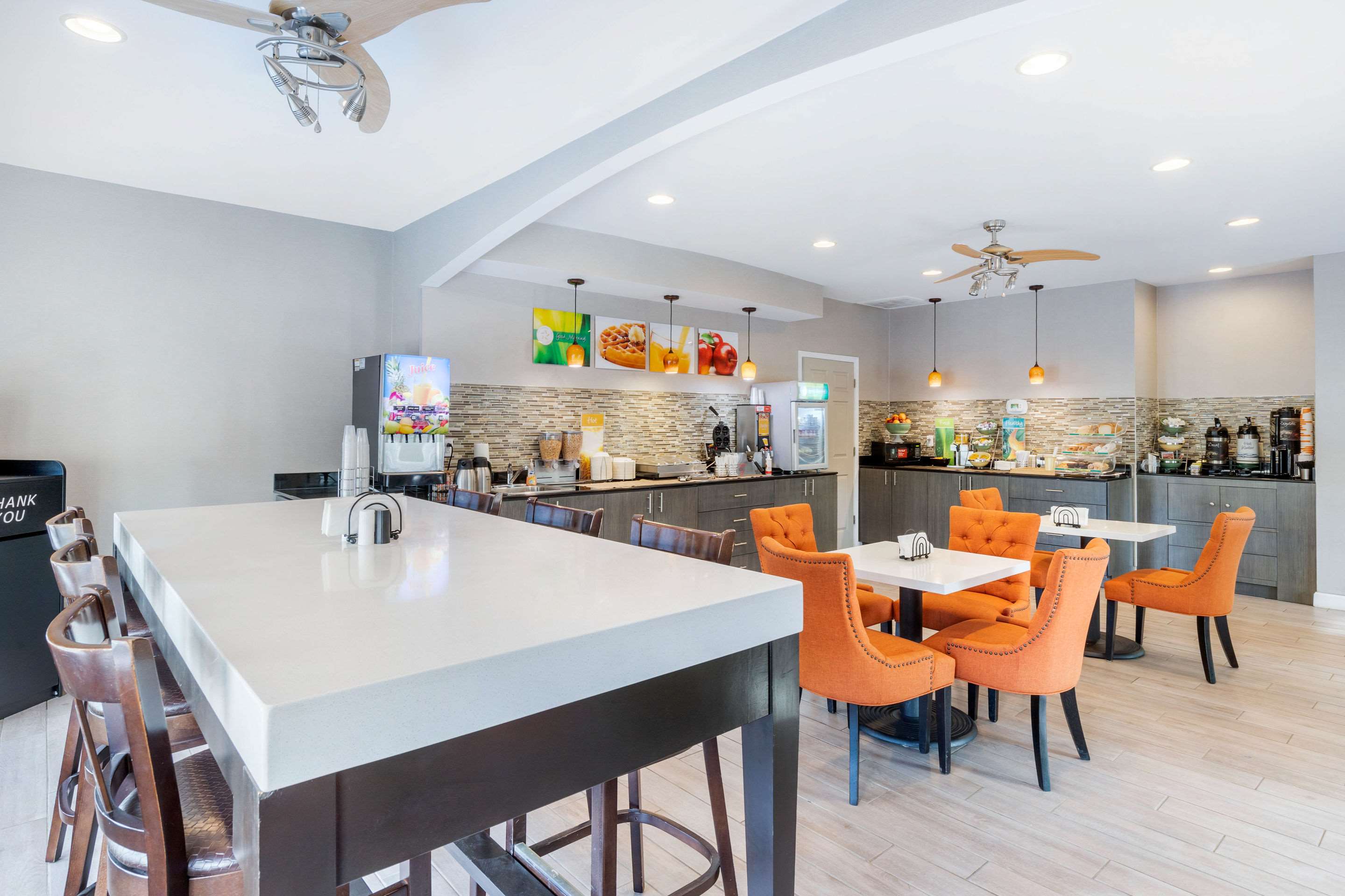 Breakfast area | Quality Inn & Suites Lexington