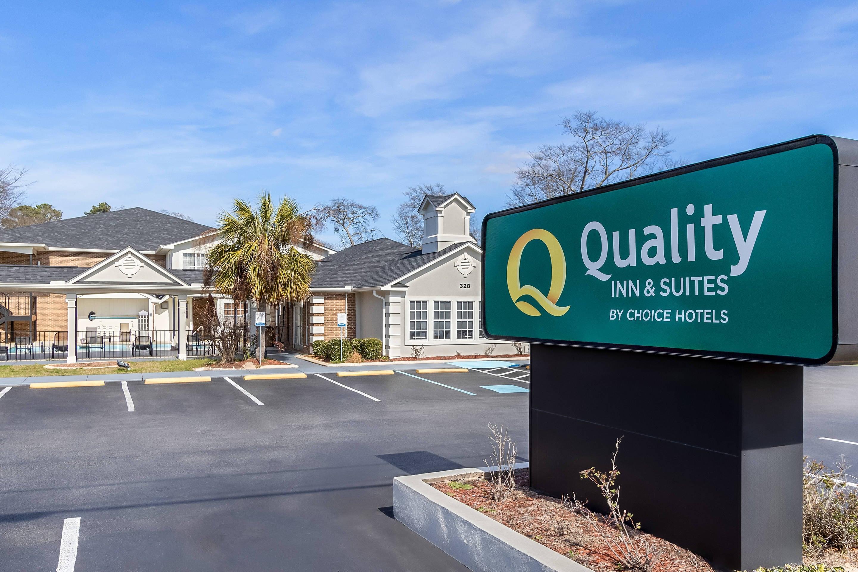Hotel exterior | Quality Inn & Suites Lexington