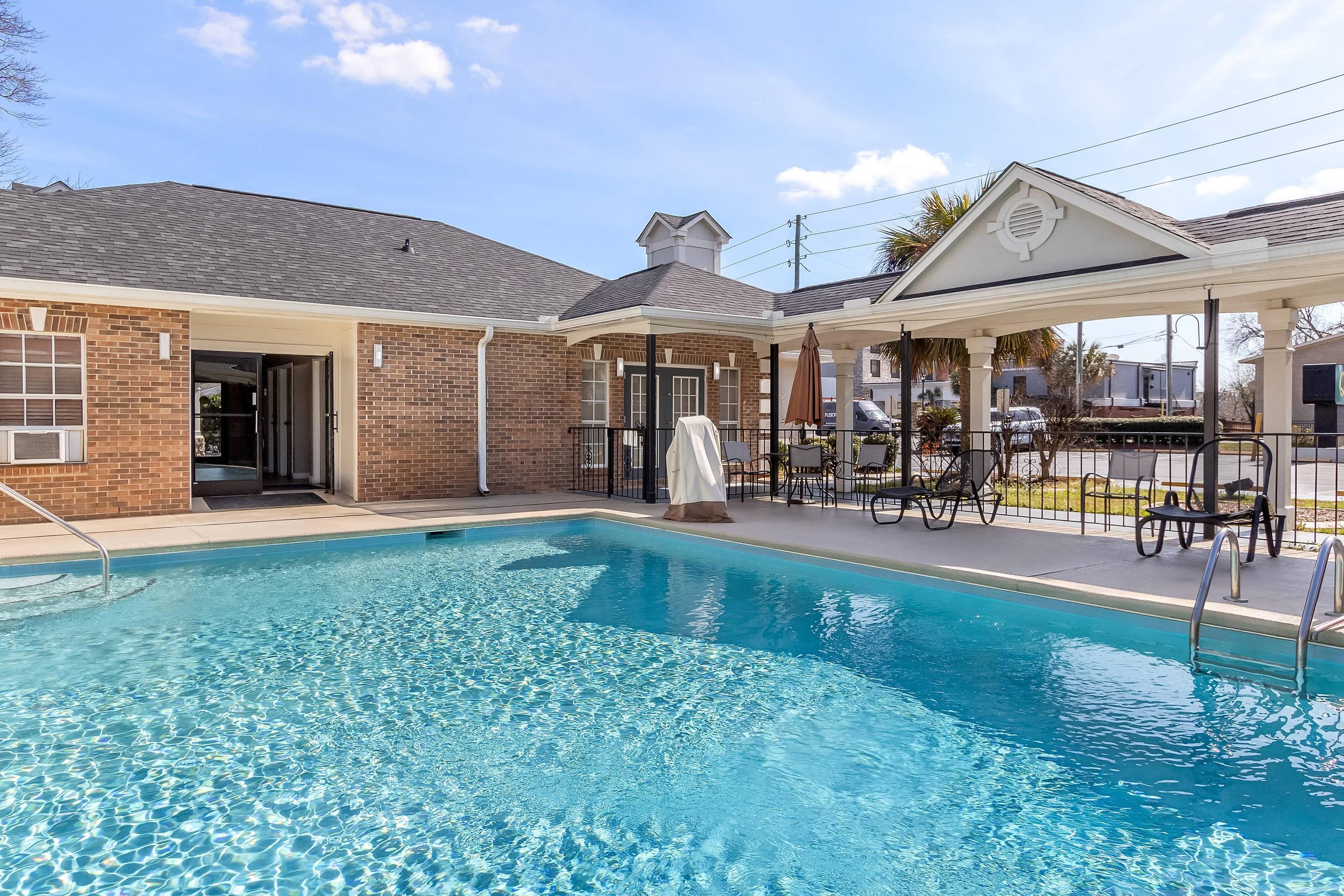 Outdoor pool | Quality Inn & Suites Lexington