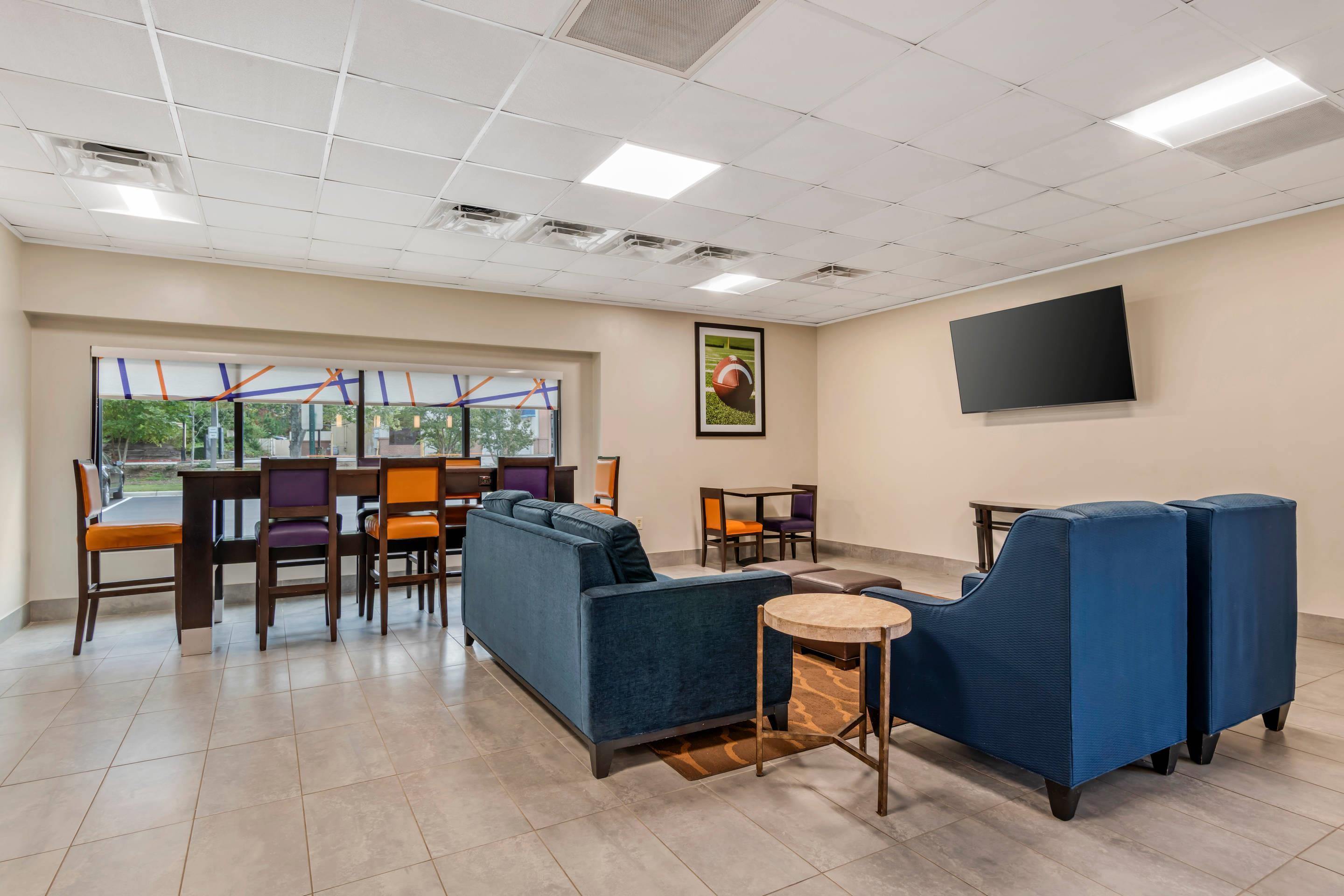 Lobby with sitting area