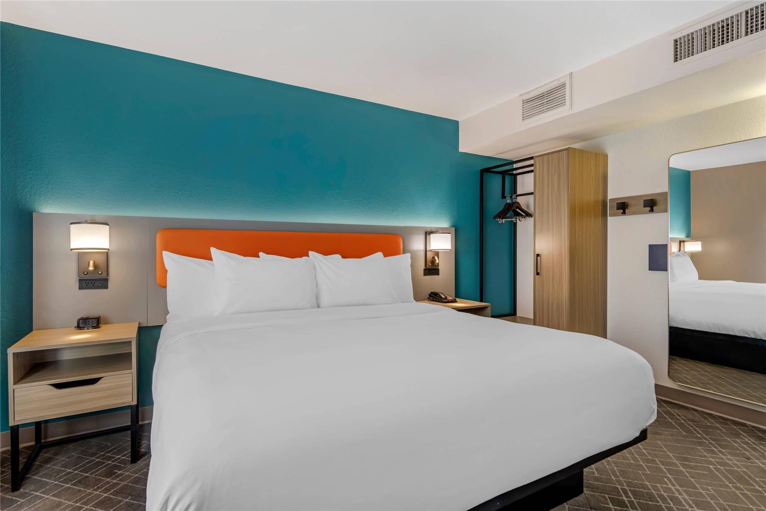 COMFORT INN AND SUITES CLEMSON - UN-guestroom-Guest Room,Suite,On-Site.jpg