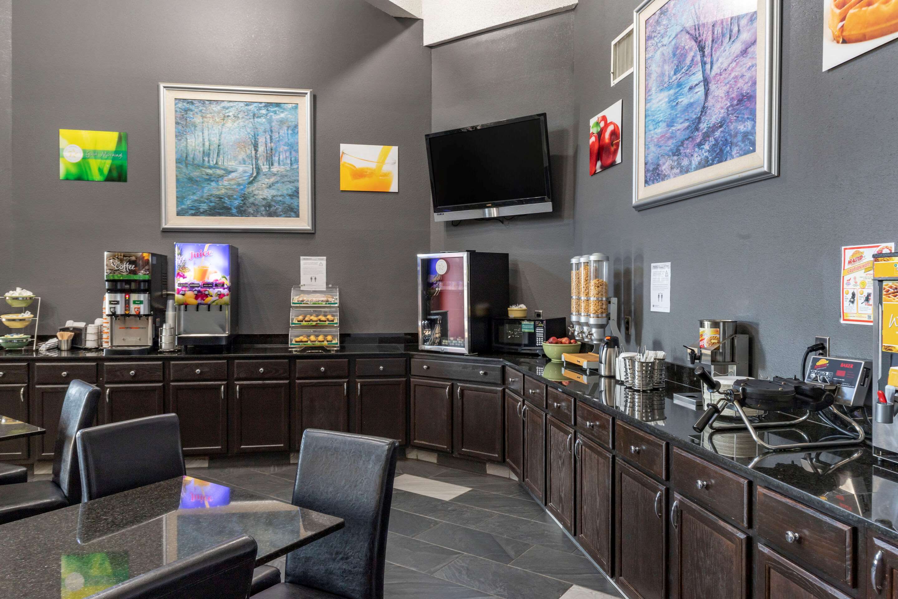 Breakfast area | Quality Inn Duncan - Spartanburg West