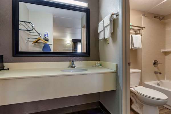  - Quality Inn South Duncan - I-85, Exit 63