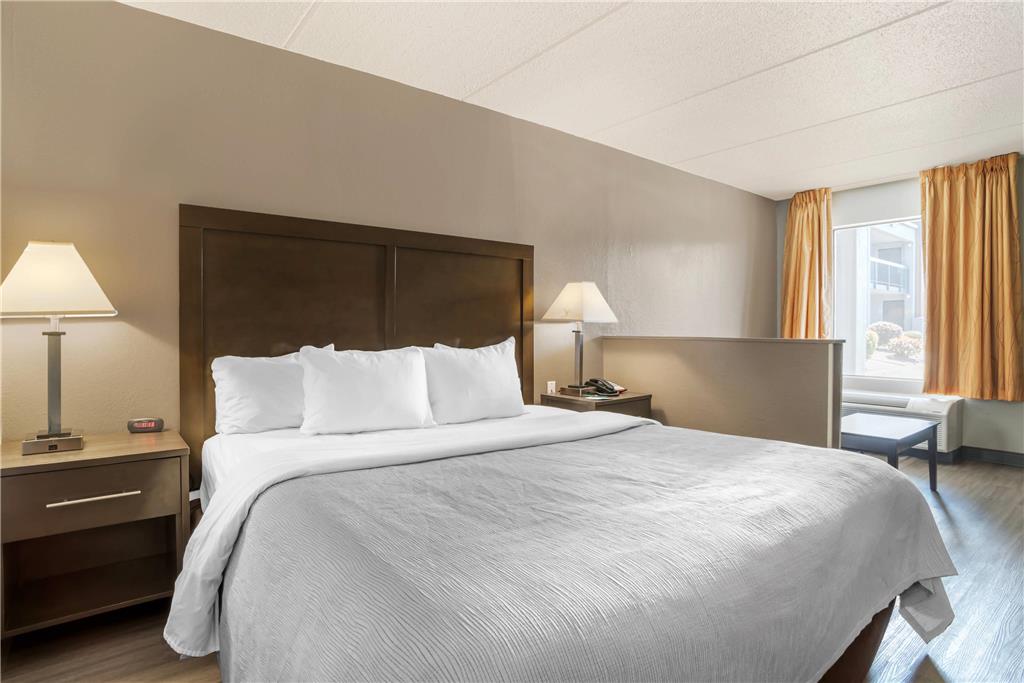 QUALITY INN SIMPSONVILLE-GREENVILLE-guestroom-Guest Room,Suite,On-Site.jpg