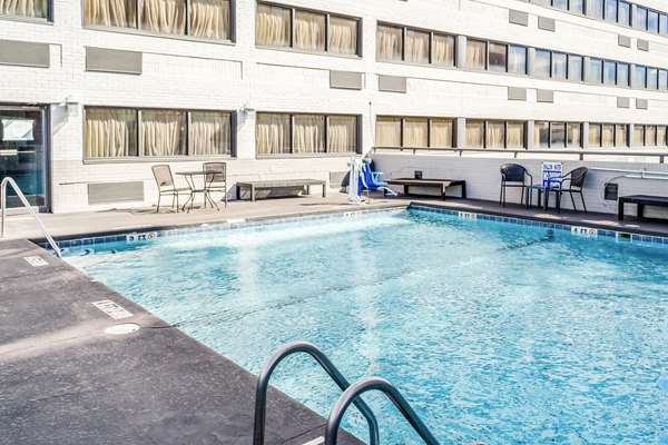Pool - Comfort Inn Riverview Charleston