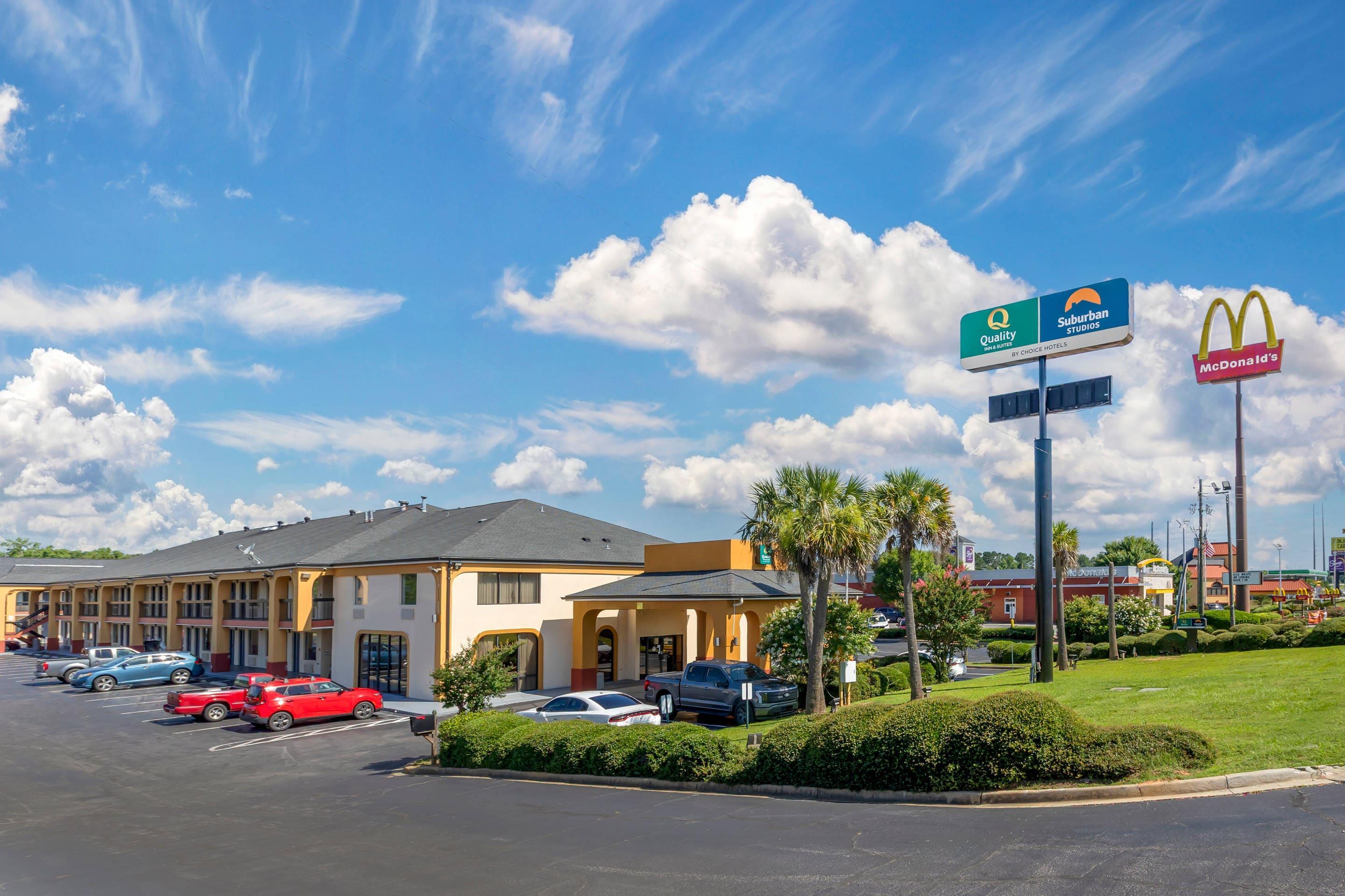 Hotel exterior | Quality Inn & Suites Orangeburg