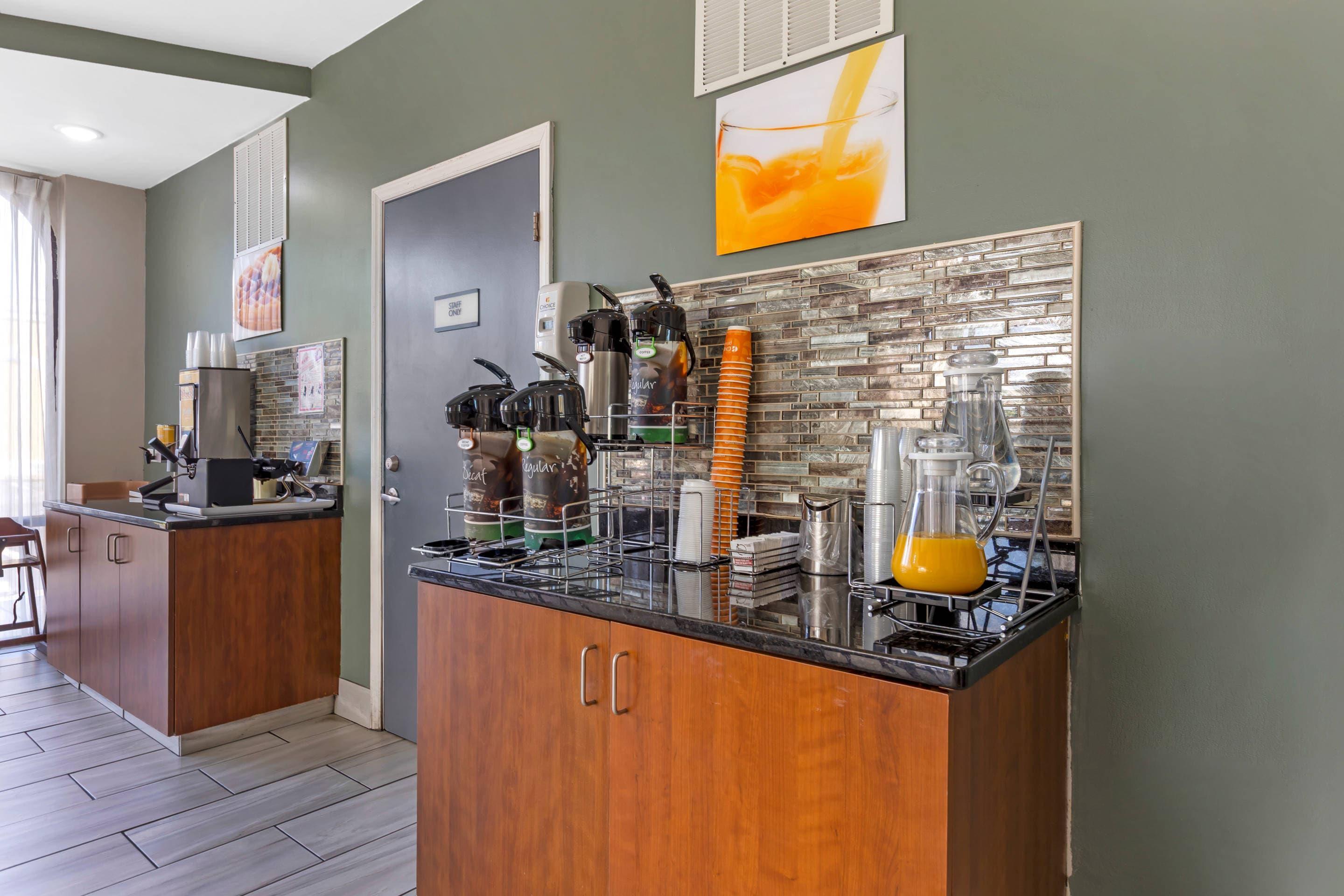 Breakfast area | Quality Inn & Suites Orangeburg