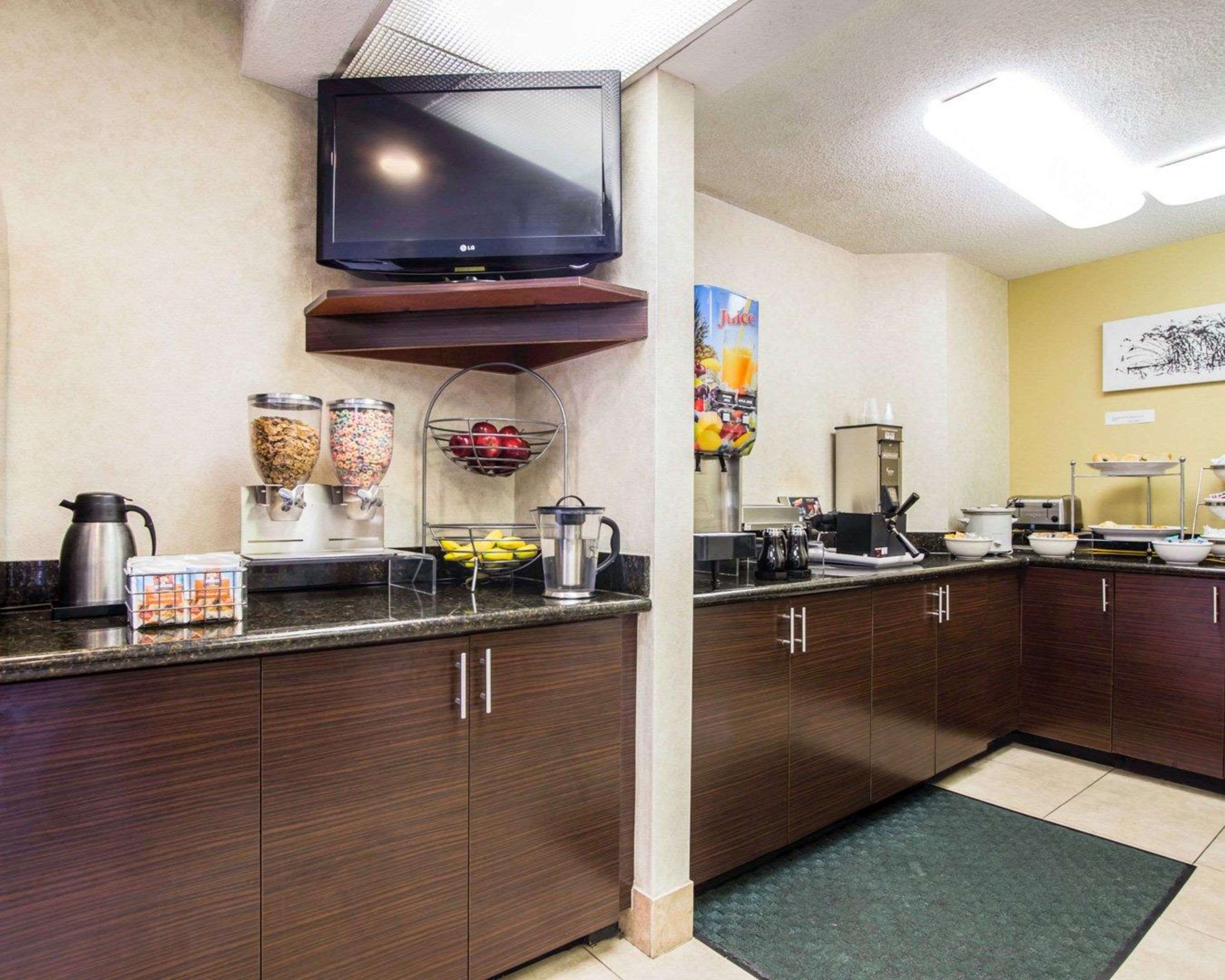 Breakfast area | Sleep Inn Florence
