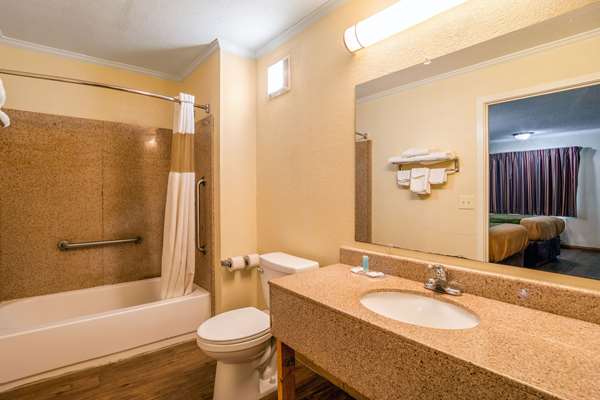  - Rodeway Inn & Suites Fort Jackson Columbia