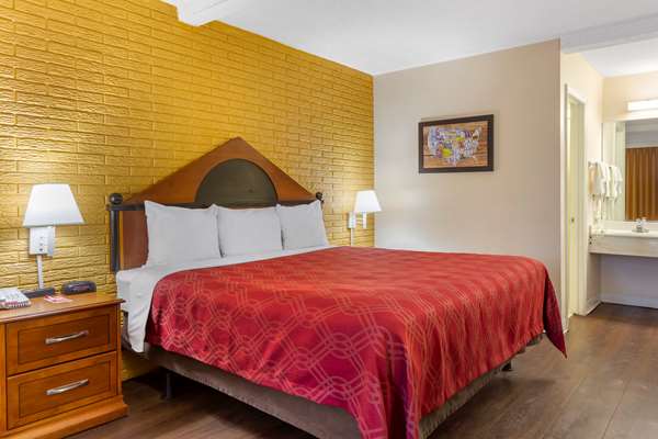  - Econo Lodge Summerville - I-26, Exit 199A