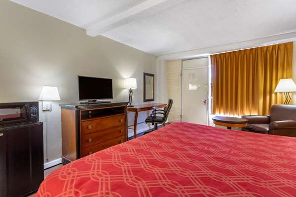  - Econo Lodge Summerville - I-26, Exit 199A