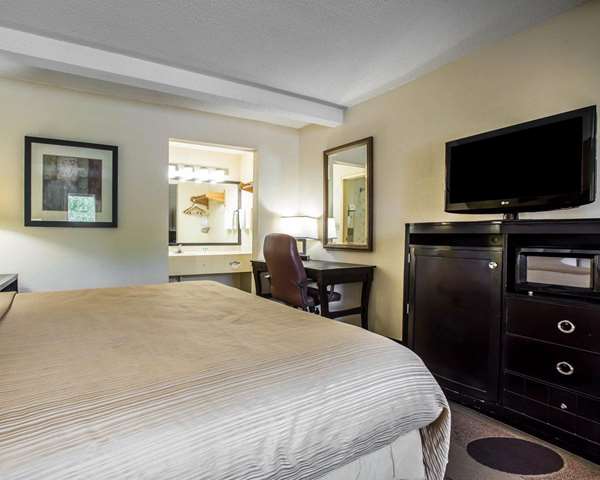  - Quality Inn Greenwood