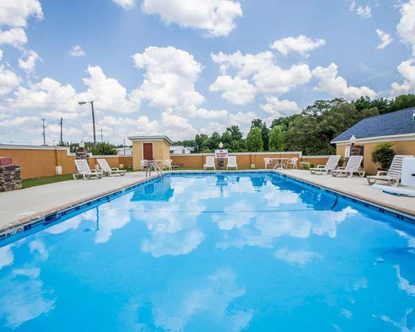 Pool - Quality Inn Greenwood