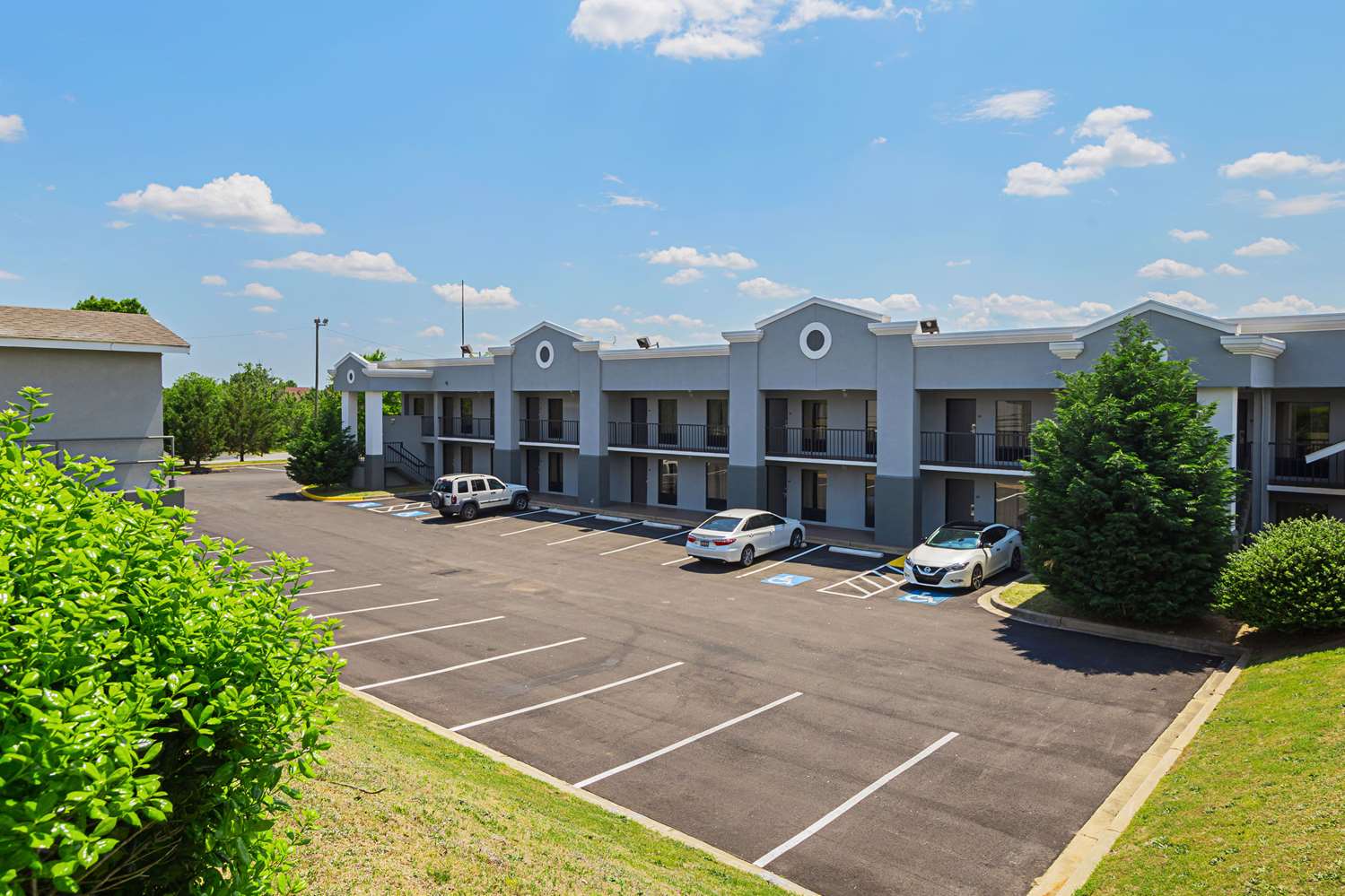Quality Inn & Suites Haywood Mall Area Greenville, SC See Discounts