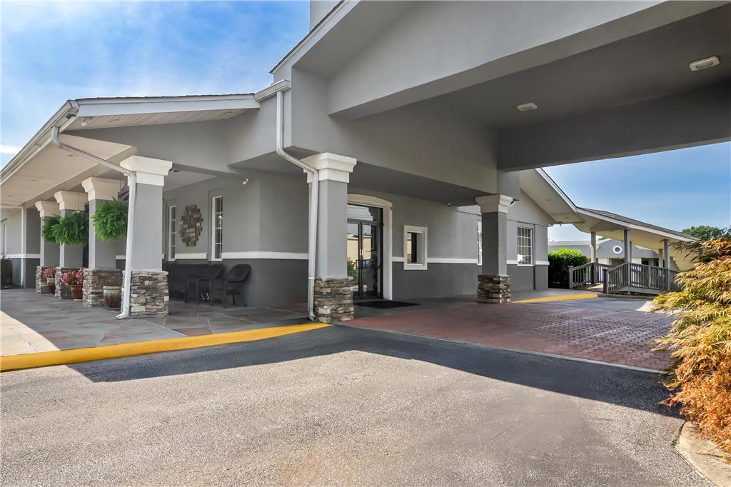 Quality Inn & Suites Haywood Mall Area