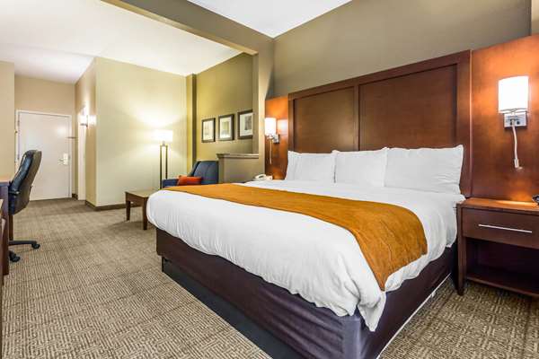 Suite - Comfort Suites Conway