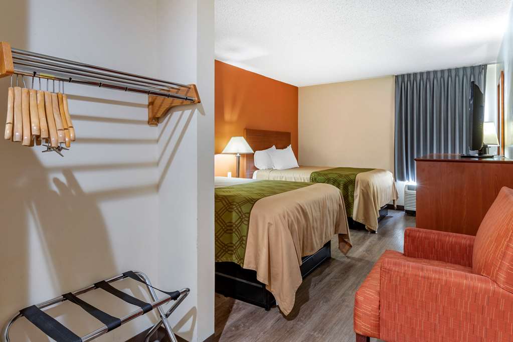 ECONO LODGE SAINT STEPHEN-guestroom-Guest Room,On-Site.jpg
