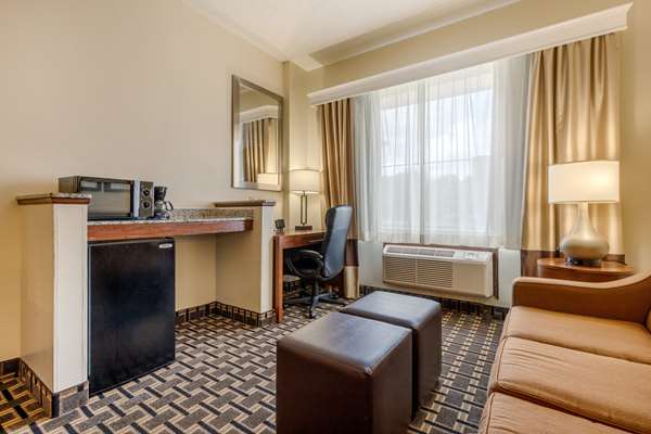 Suite - Comfort Inn Summerville - I-26, Exit 199A