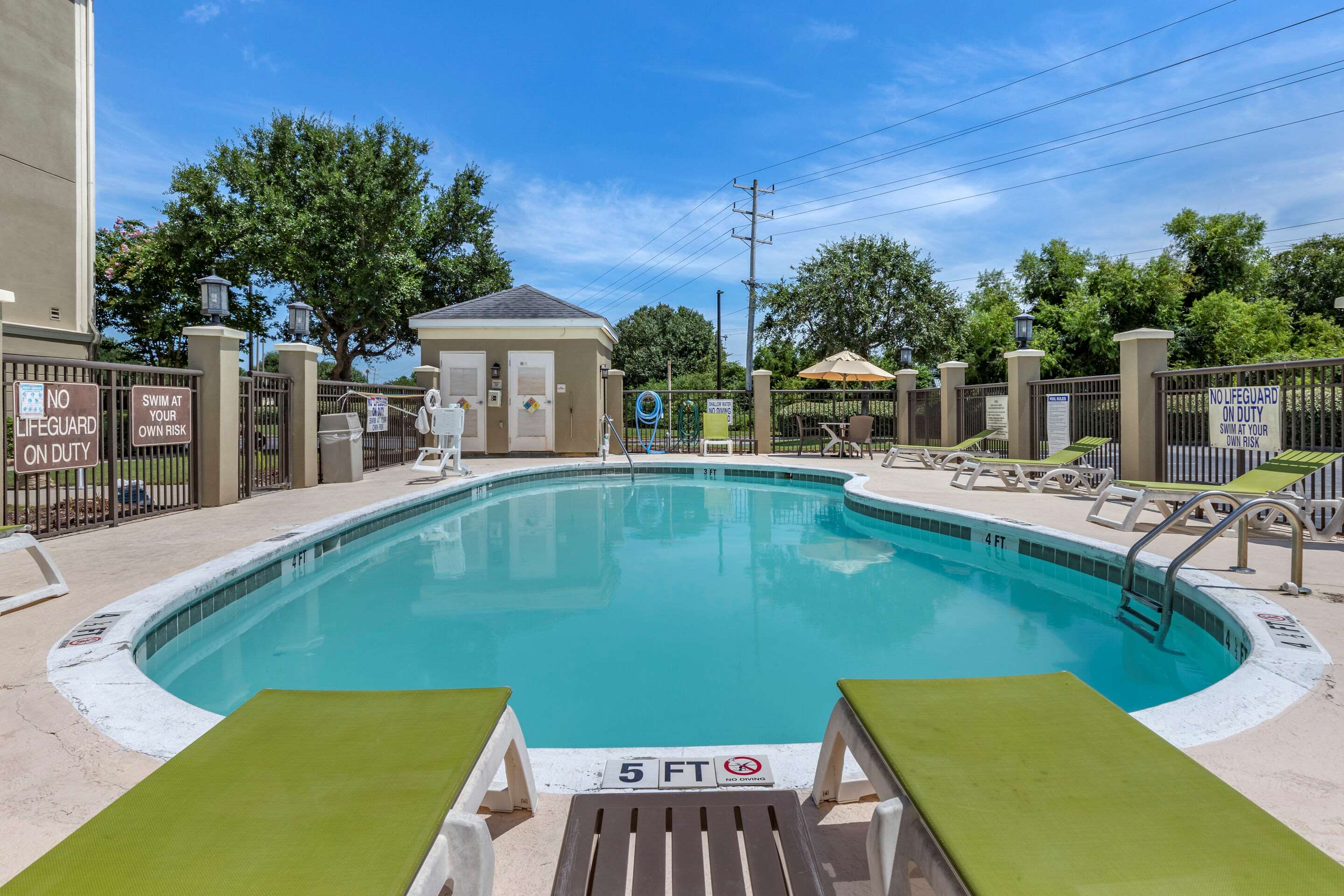 Relax by the pool | Comfort Suites Myrtle Beach Central