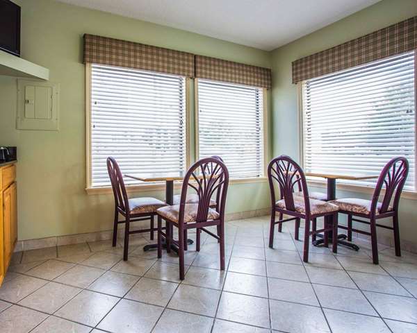Amenities - Econo Lodge St George - I-95, Exit 77