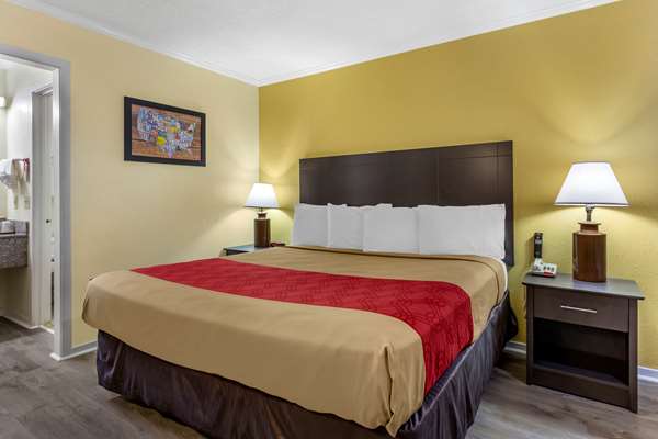  - Econo Lodge St George - I-95, Exit 77