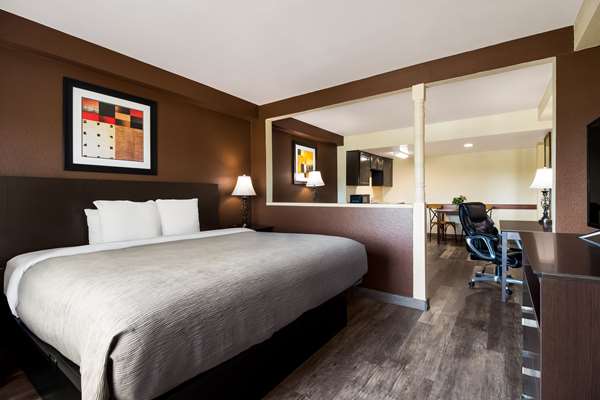 Suite - Quality Inn & Suites North Myrtle Beach
