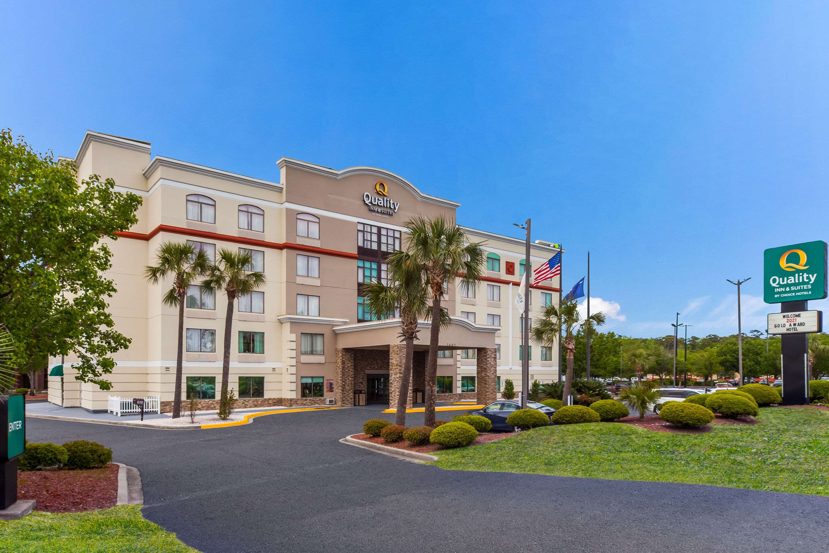 Hotel exterior | Quality Inn & Suites North Myrtle Beach