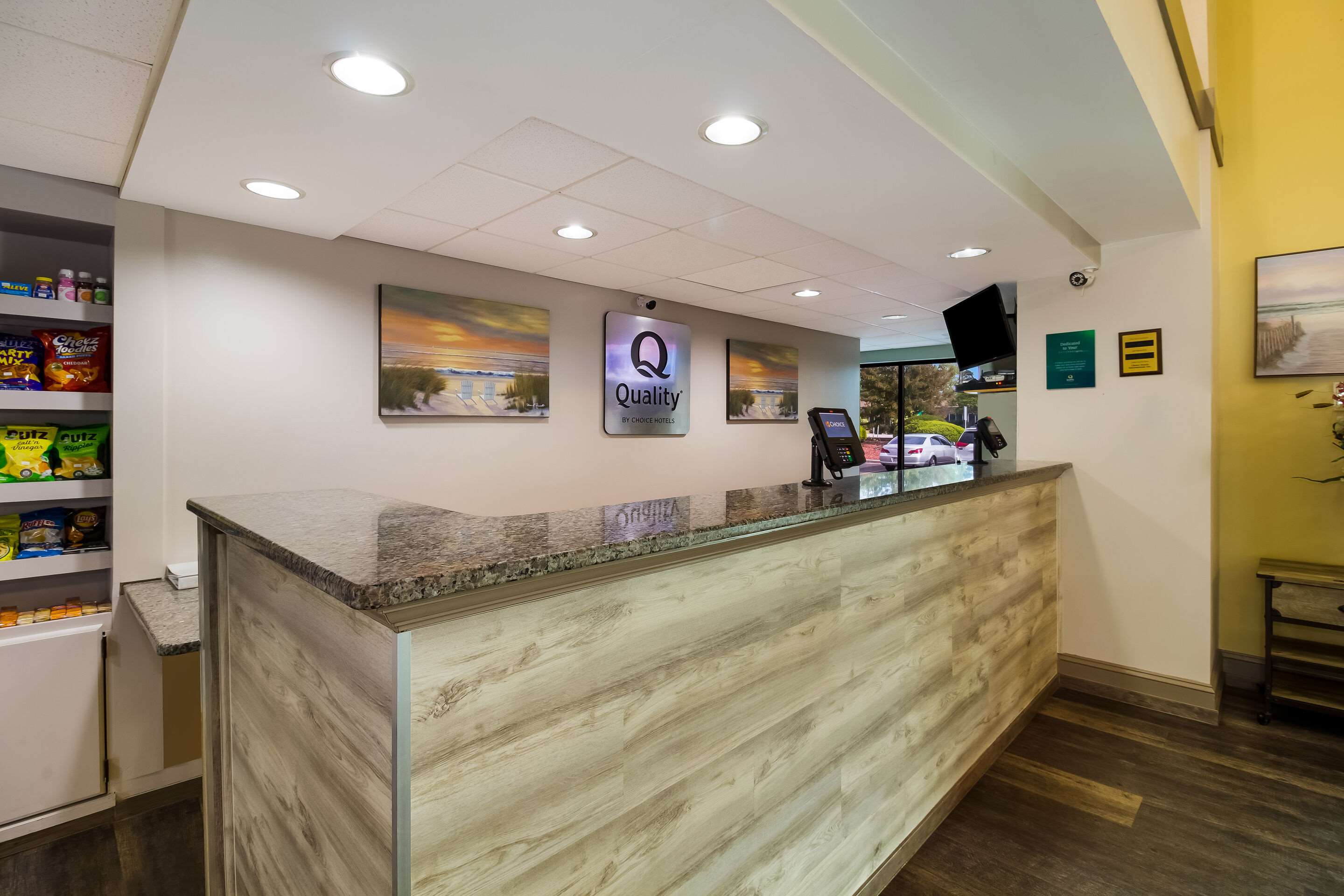 Front desk | Quality Inn & Suites North Myrtle Beach