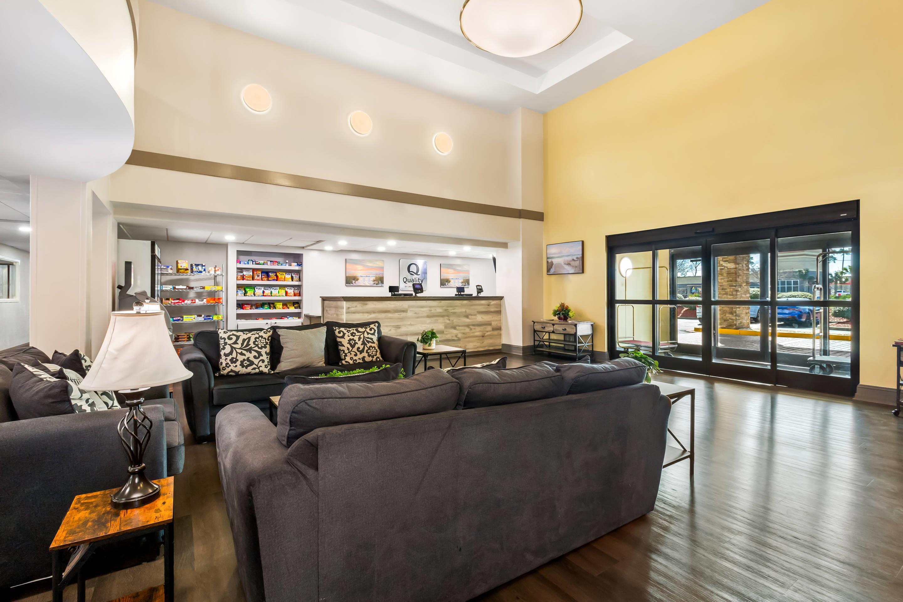 Lobby with sitting area | Quality Inn & Suites North Myrtle Beach