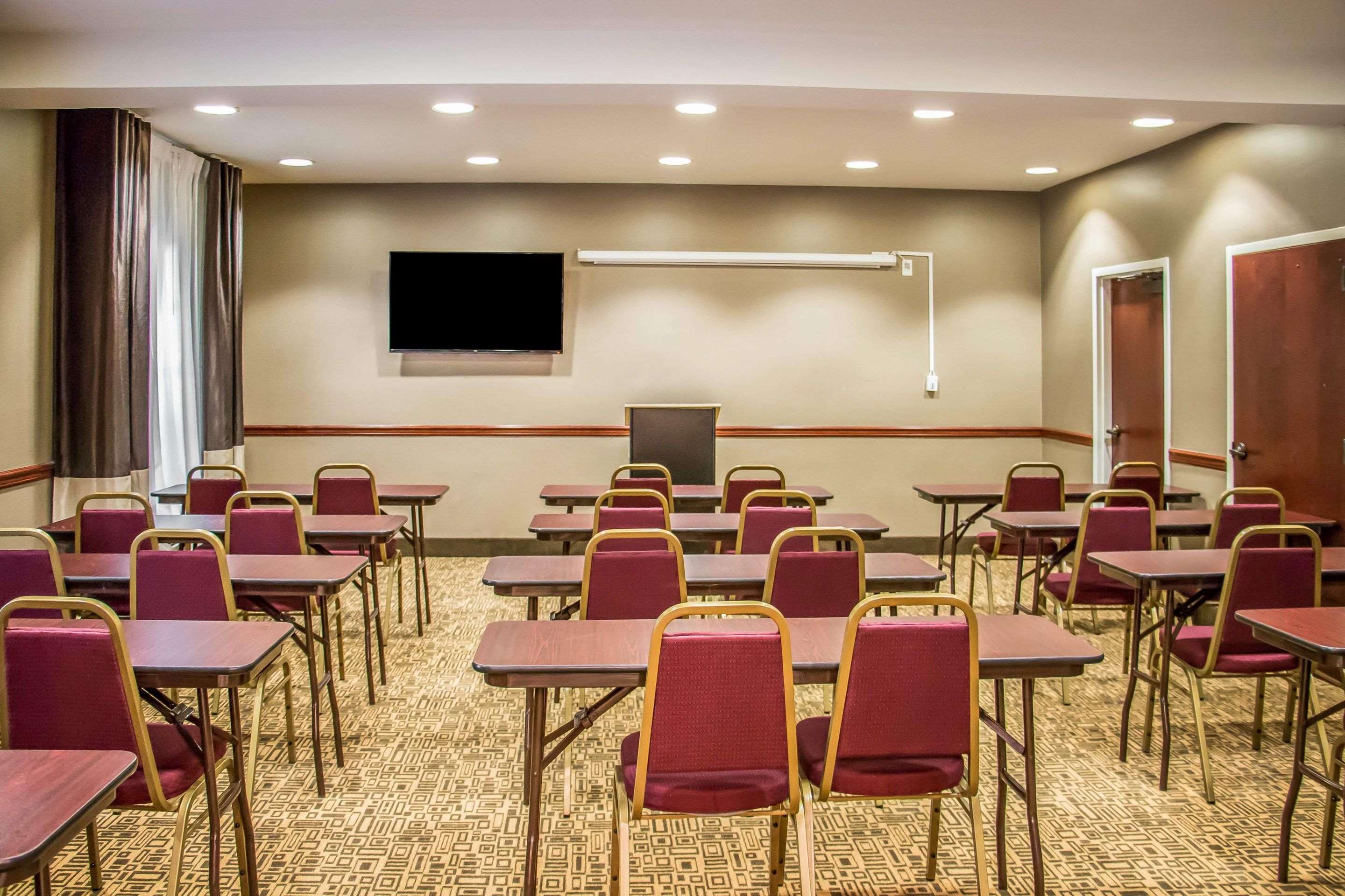 Meeting room with classroom-style setup