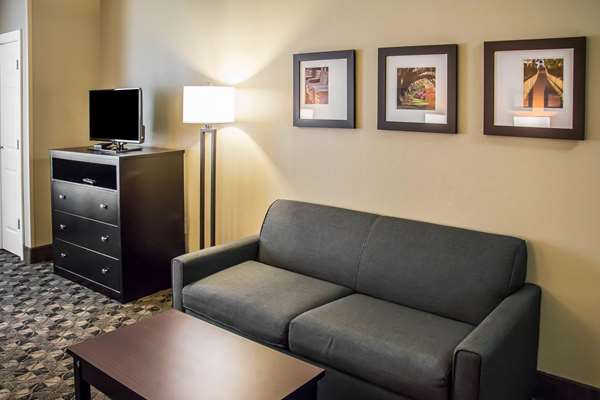 Suite - Comfort Suites Bluffton
