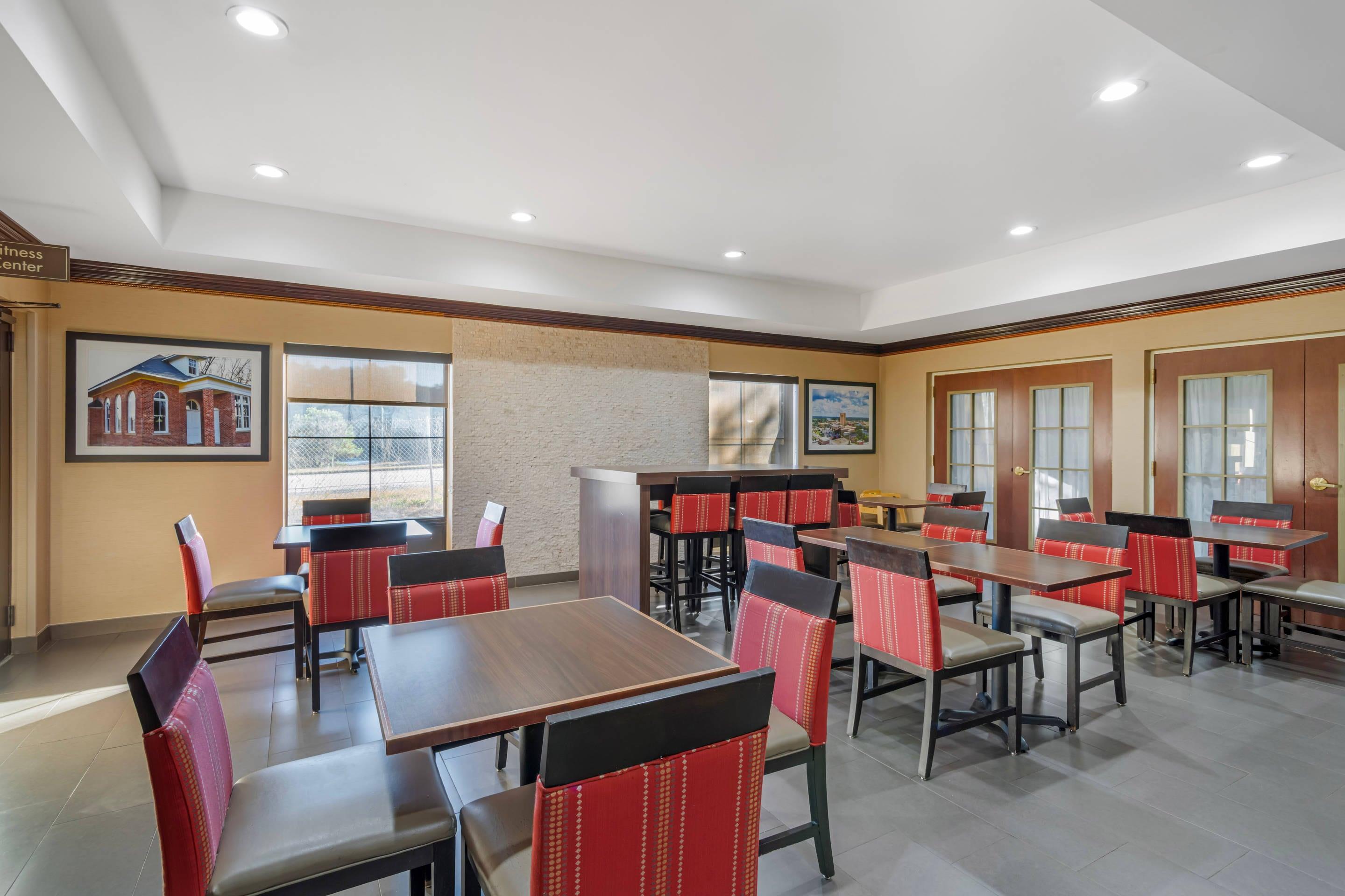 Breakfast area | Comfort Inn & Suites at I-85