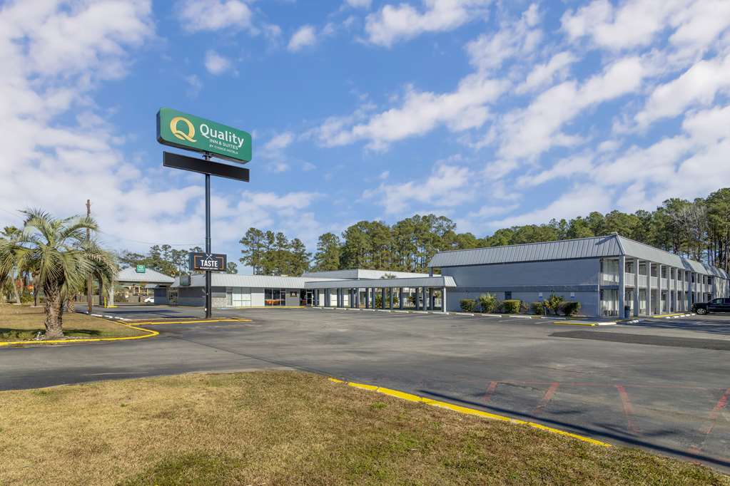 Quality Inn & Suites