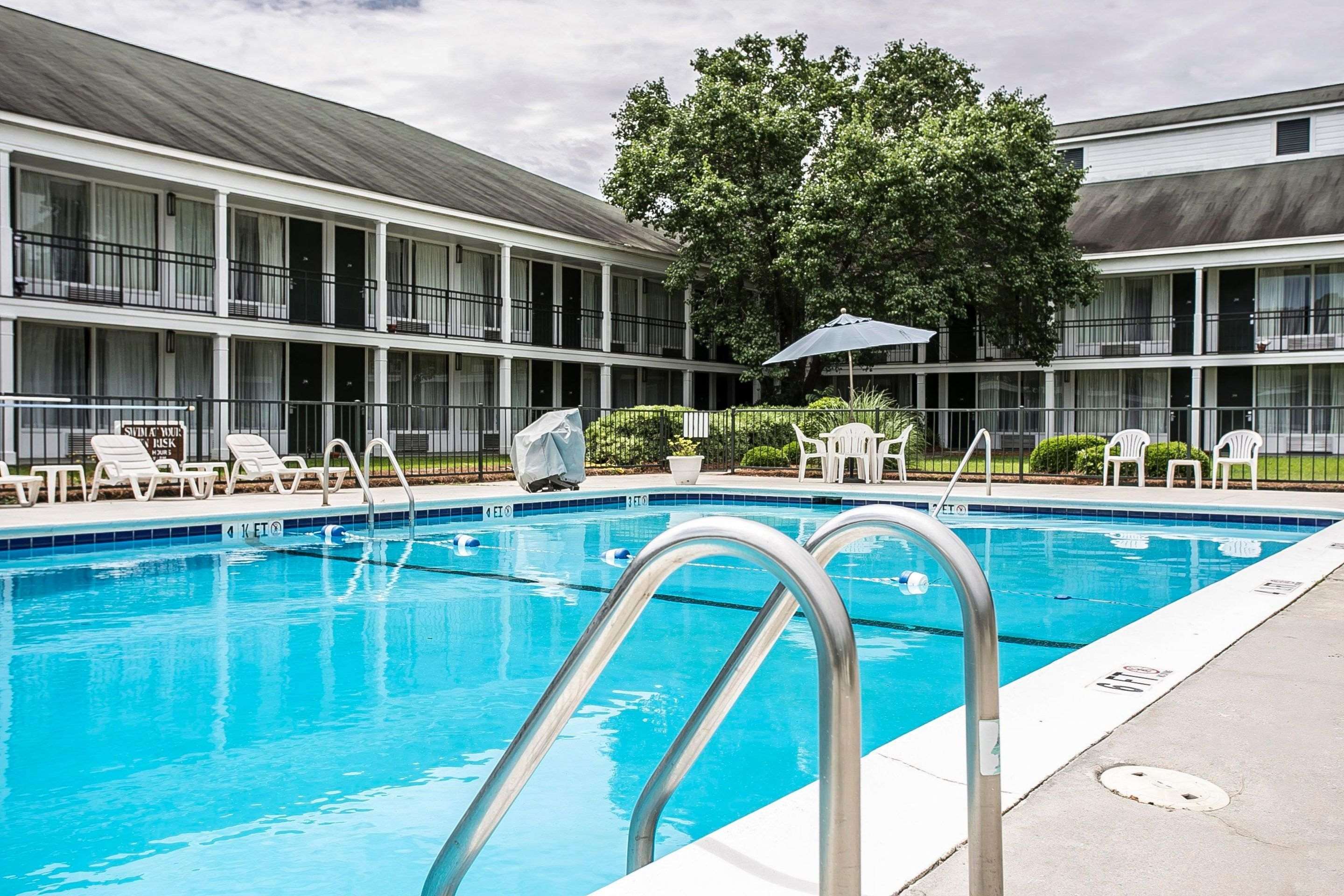 Outdoor pool | Quality Inn & Suites