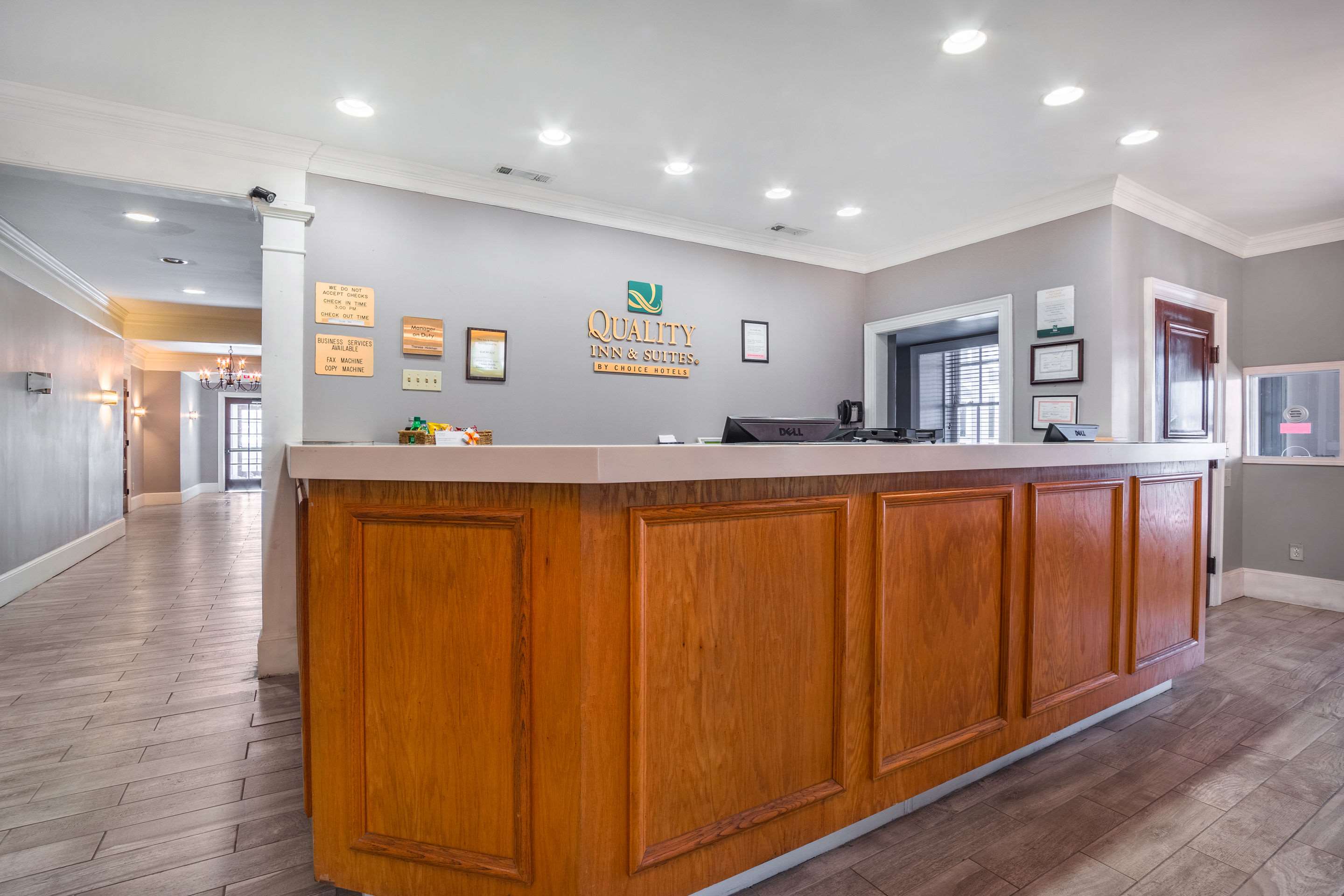 Front desk | Quality Inn & Suites