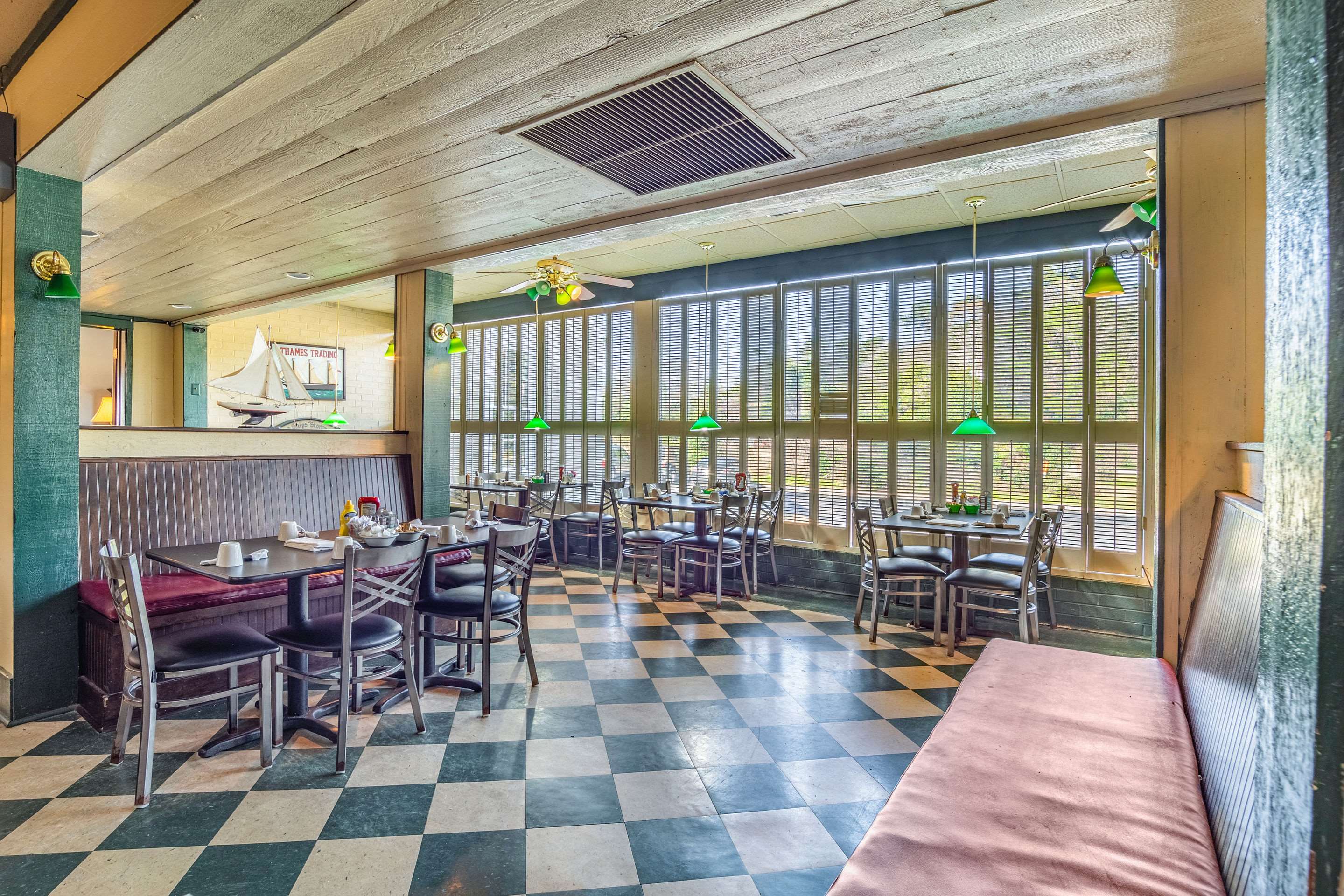 On-site restaurant | Quality Inn & Suites