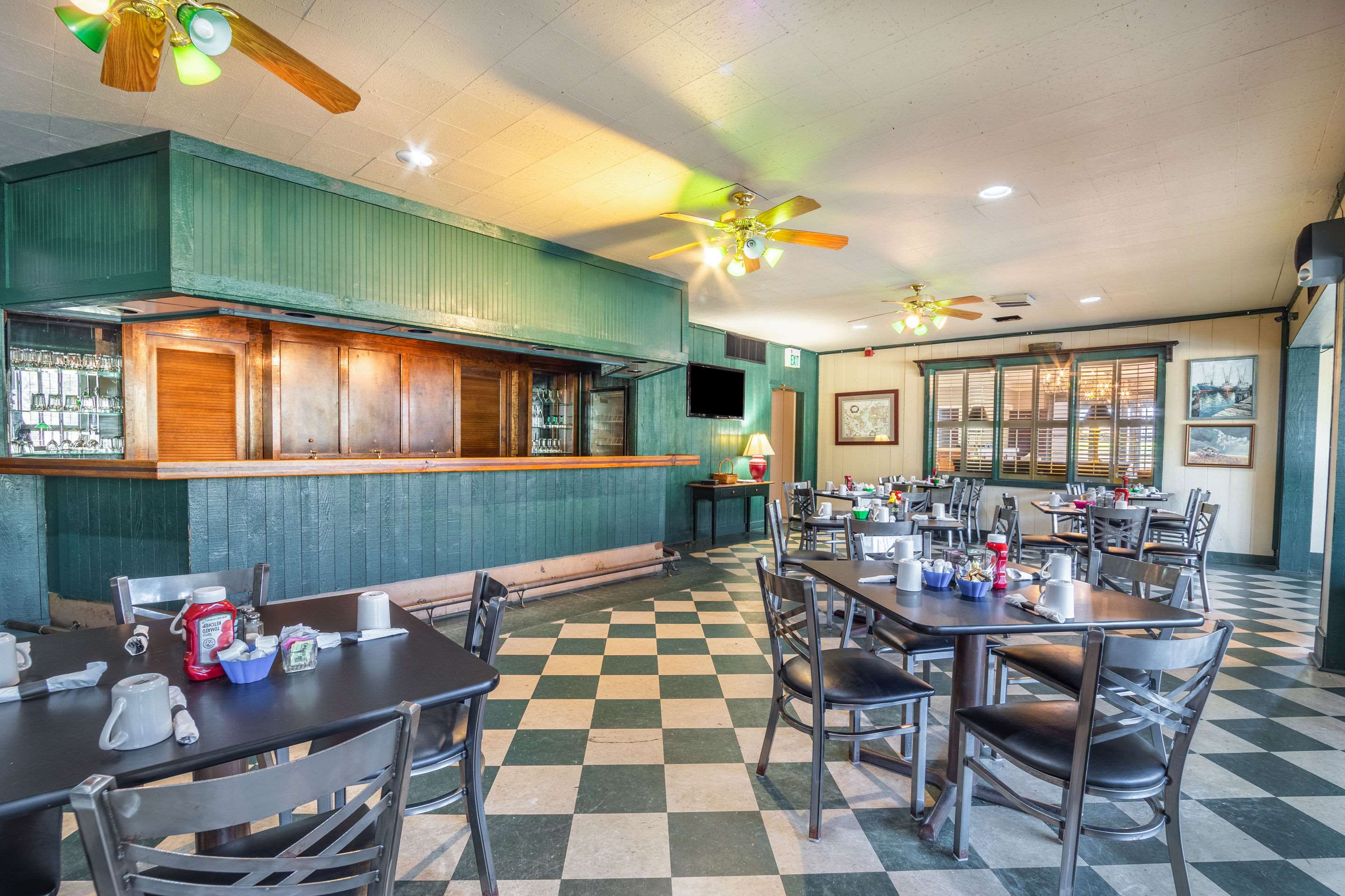 On-site restaurant | Quality Inn & Suites
