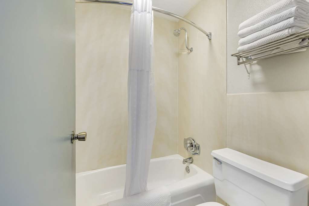 QUALITY INN AND SUITES-guestroom-Guest Room,Bathroom,On-Site.jpg